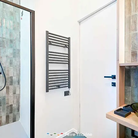 Riflessi Di Mare, Terremarine Apartment